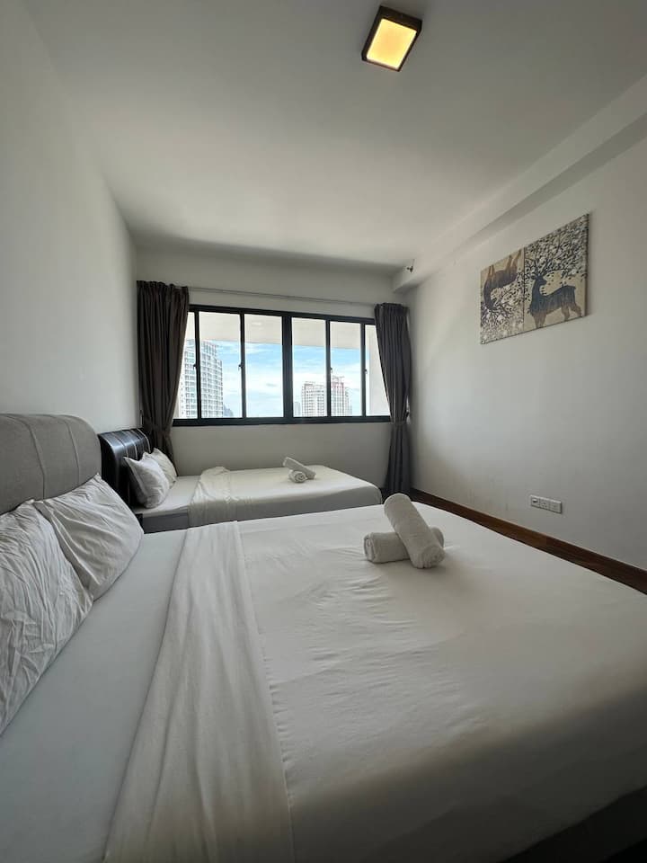 Dormitorio 3, 2 camas tamaño queen (equipada con aire acondicionado) 