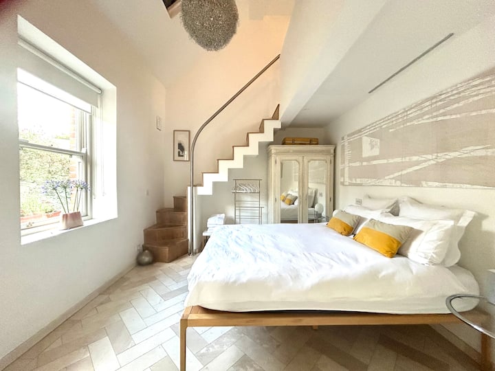 最柔软的枕头和羽绒被按照豪华酒店标准专业洗涤的埃及棉床上用品