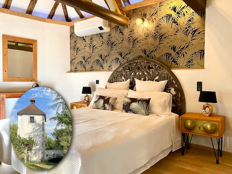 Le Pigeonnier for 2-pool, hot tub, château grounds