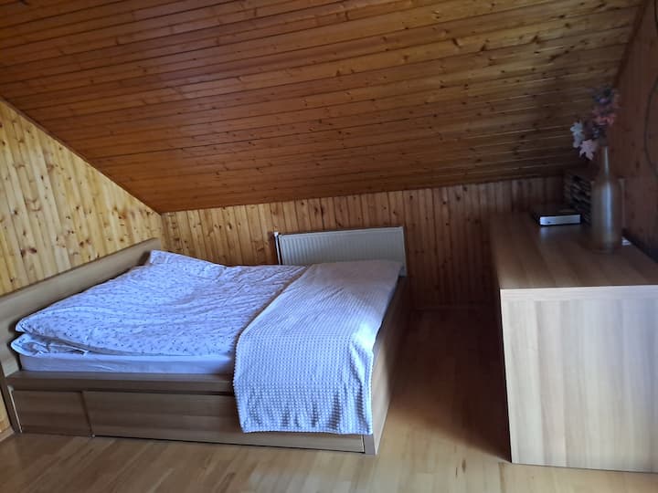 Спалня 2