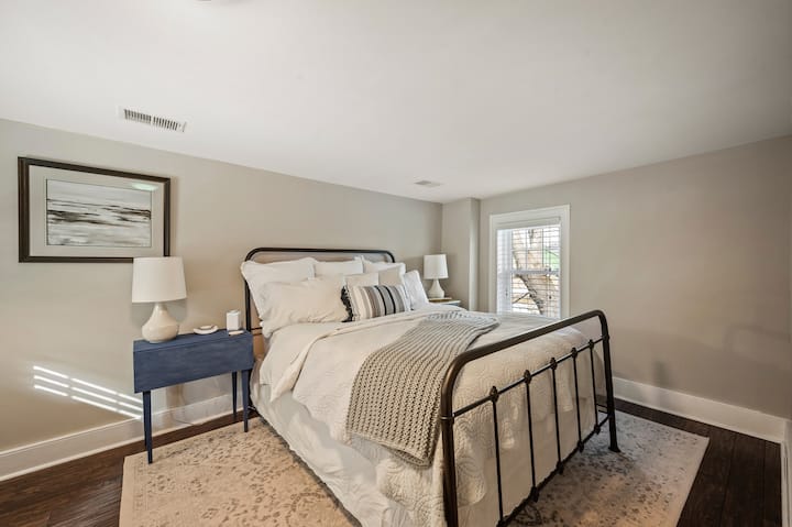 Queen bed