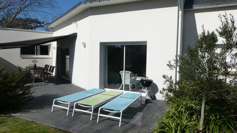 Family house (10 people) by the sea