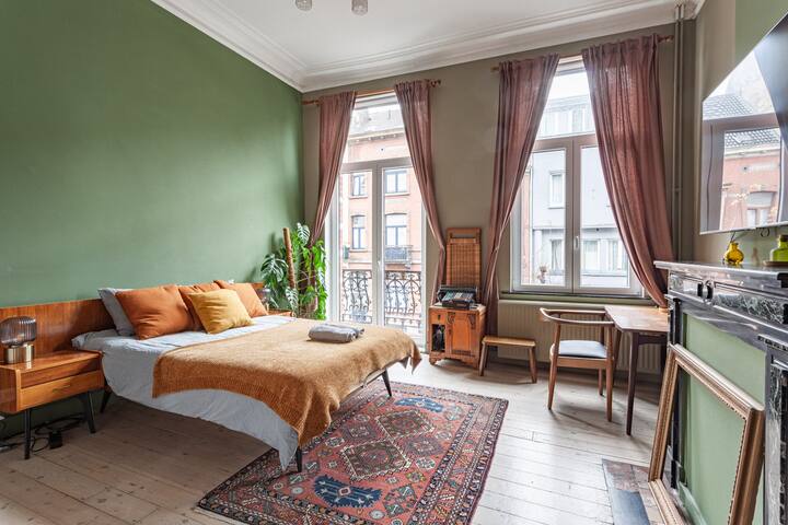 FH) 4x Aparments for Groups w/ Dining Room+Jacuzzi gallery image 3