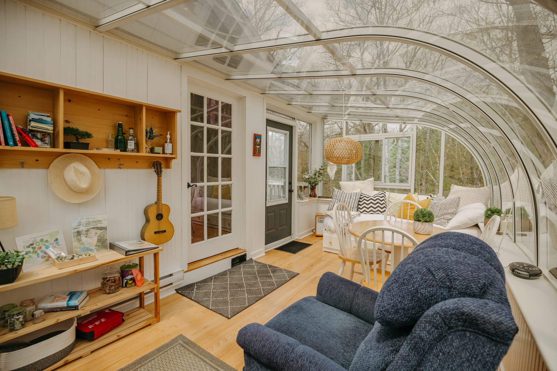 \"Lisette's on Long Hill\", cozy with boho charm — photo 4