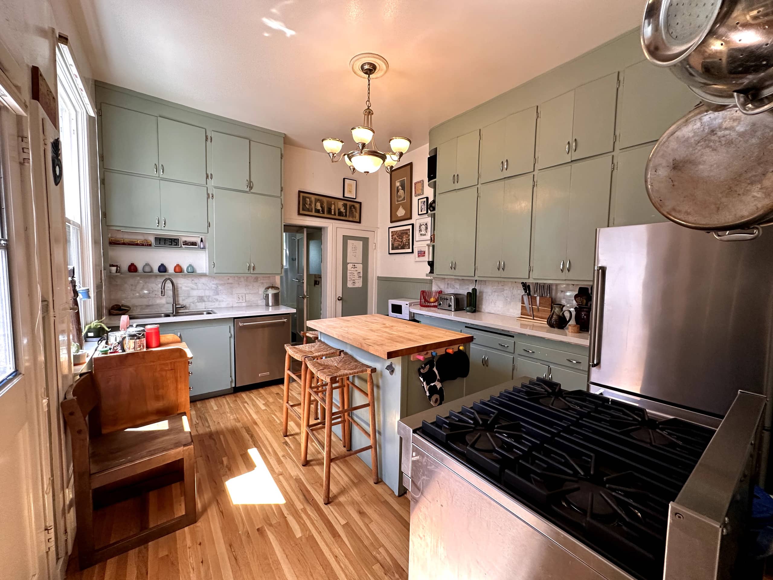 Home in San Francisco · ★4.86 · 3 bedrooms · 5 beds · 1.5 baths - Image 6