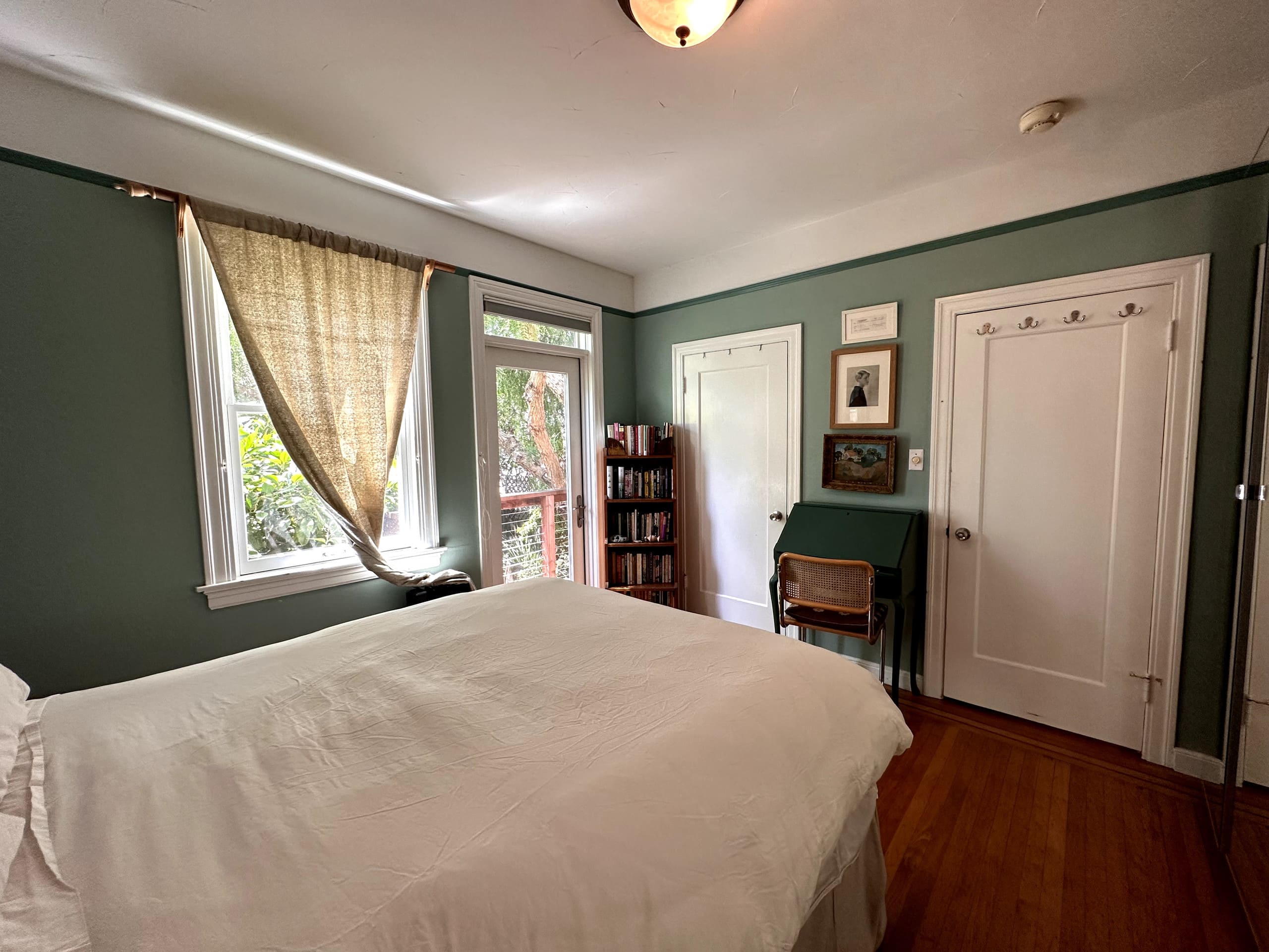 Home in San Francisco · ★4.86 · 3 bedrooms · 5 beds · 1.5 baths - Image 11