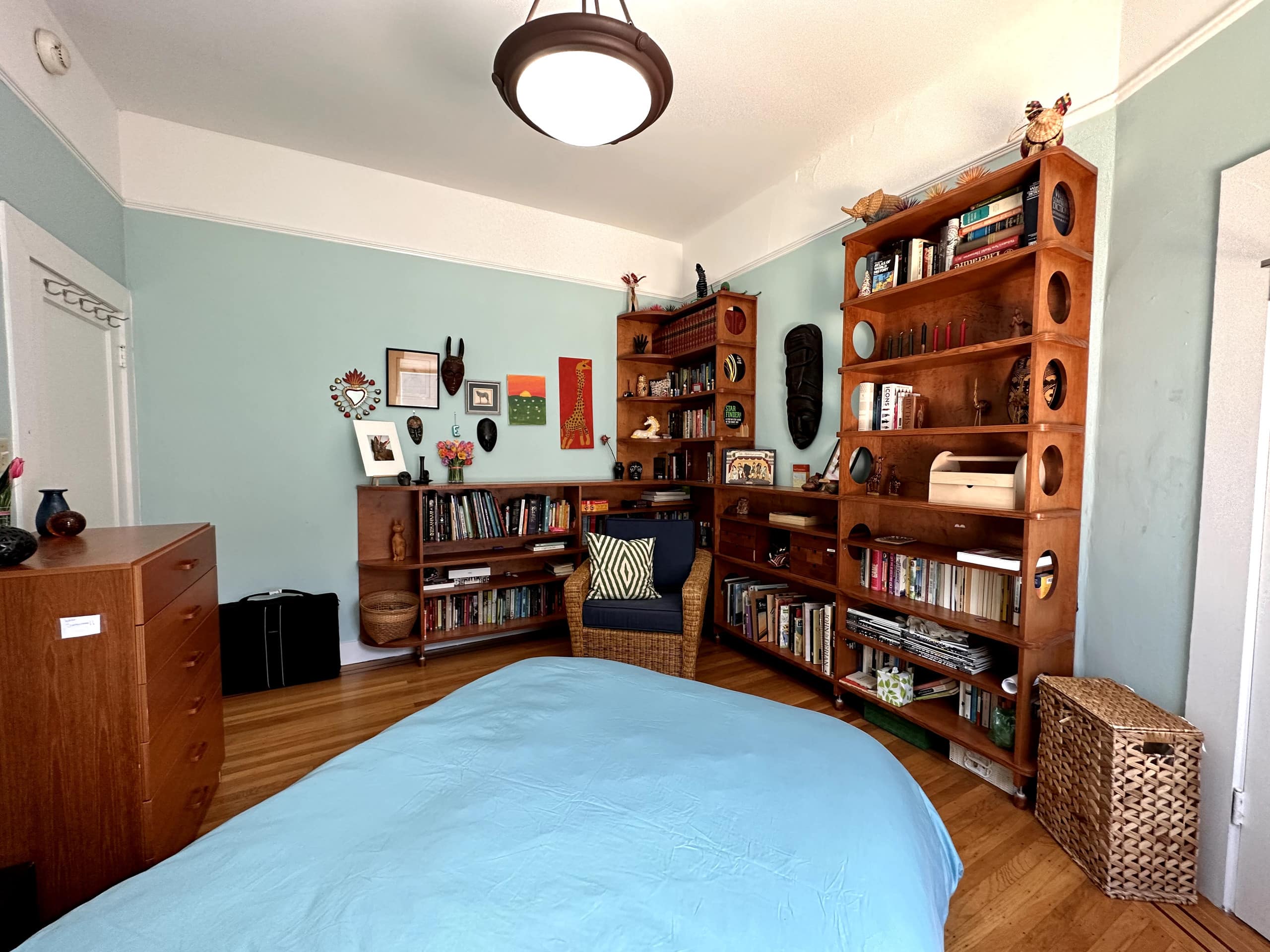 Home in San Francisco · ★4.86 · 3 bedrooms · 5 beds · 1.5 baths - Image 12