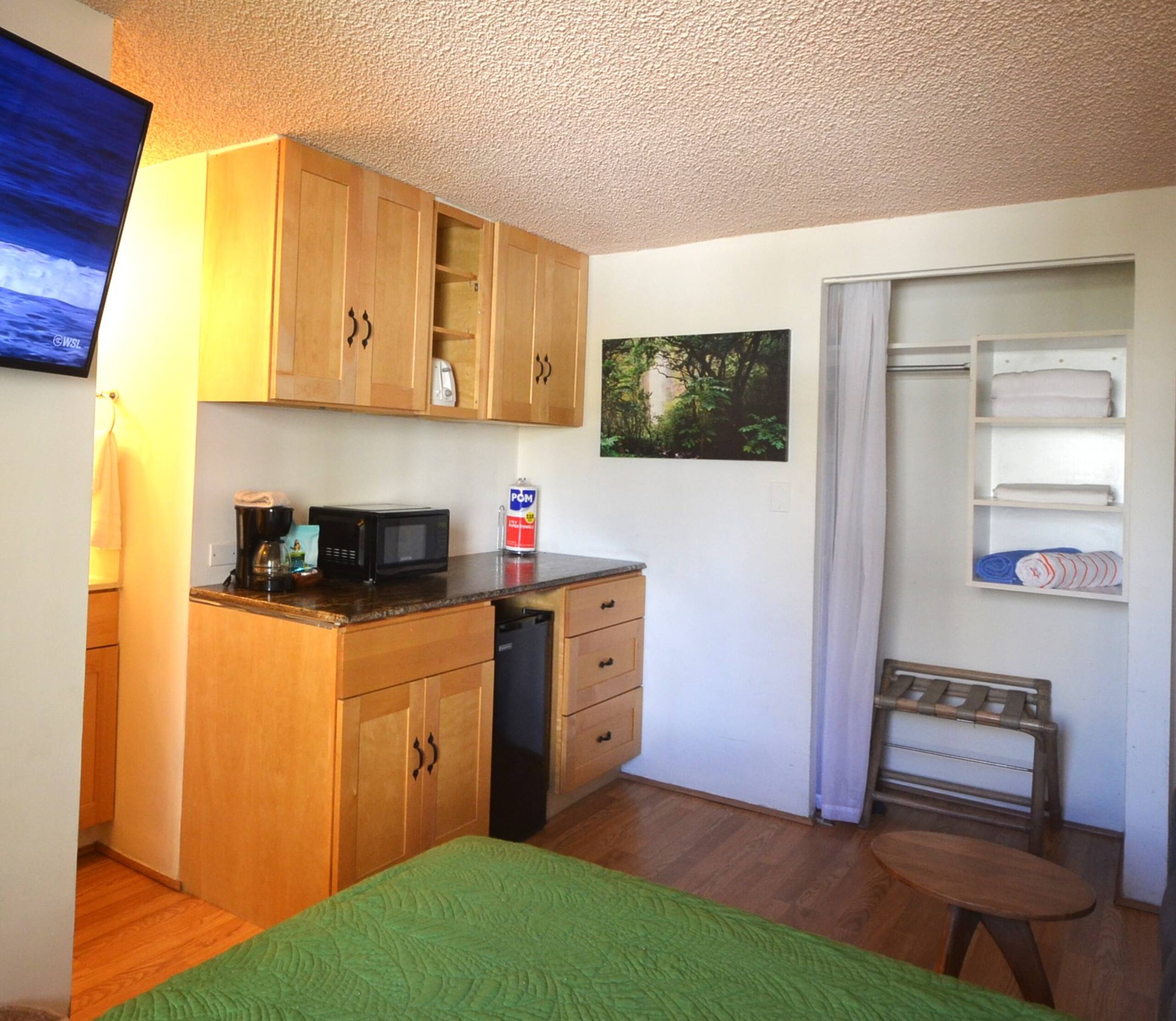 KV702 Waikiki 2463 Kuhio Ave Honolulu - Image 3