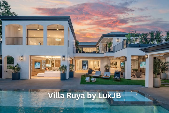 Villa Ruya by LuxJB | Resort-Style Service