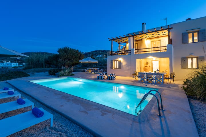 Villa Parasporos – Private Pool & Beach Access