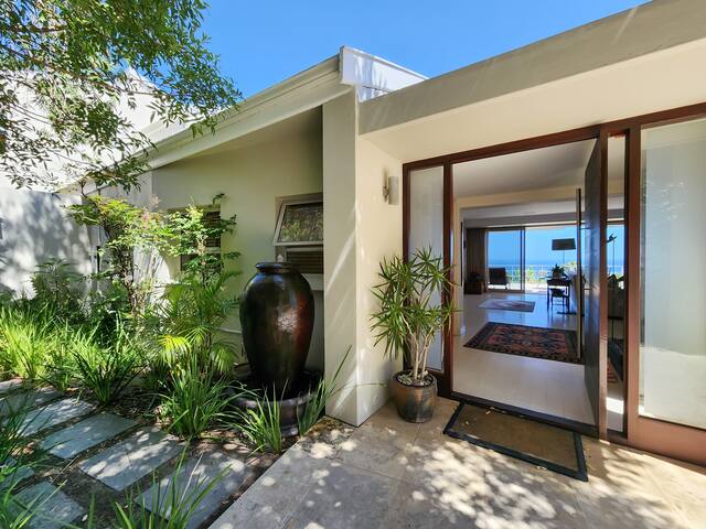 Magnificent and Luxurious Costal Villa with Pool