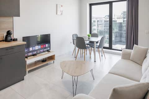 Successful Airbnb property: Green Eyes, 1BR City View, Free Parking - 8-63 in Манастирски Ливади