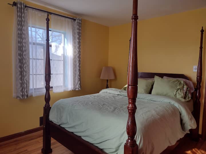 South Bedroom 