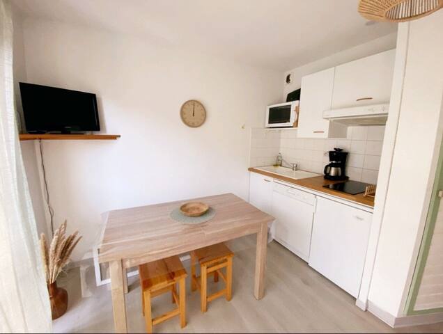 Entire home with 1 bedrooms in Cauterets - Bel appartement lumineux avec vue sur Cauterets