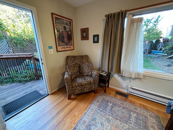 Beautiful Garden Studio On Tree-lined Street - Oakland, CA