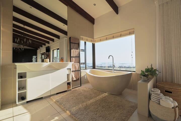 Large 4 bed villa on the beach with pool and sauna gallery image 4