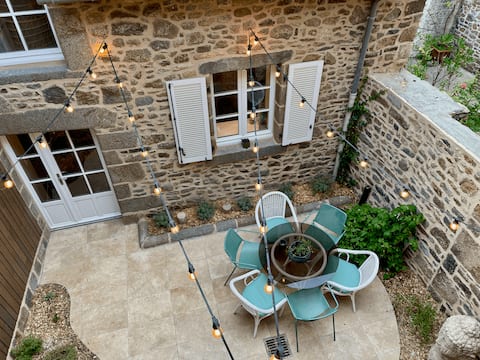 The Cottage – Charming vacation rental at the foot of the Château