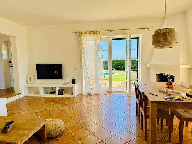 Magnífica villa en Binisafuller frente al mar gallery image 2