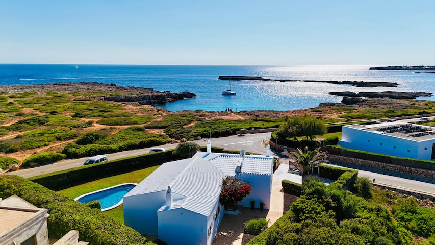 Villa en Primera Línea de Mar by Encloa Menorca