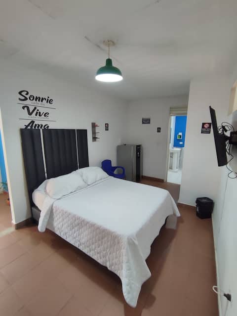 Successful Airbnb property: Private San Antonio Glow | Wifi + AC in La Merced