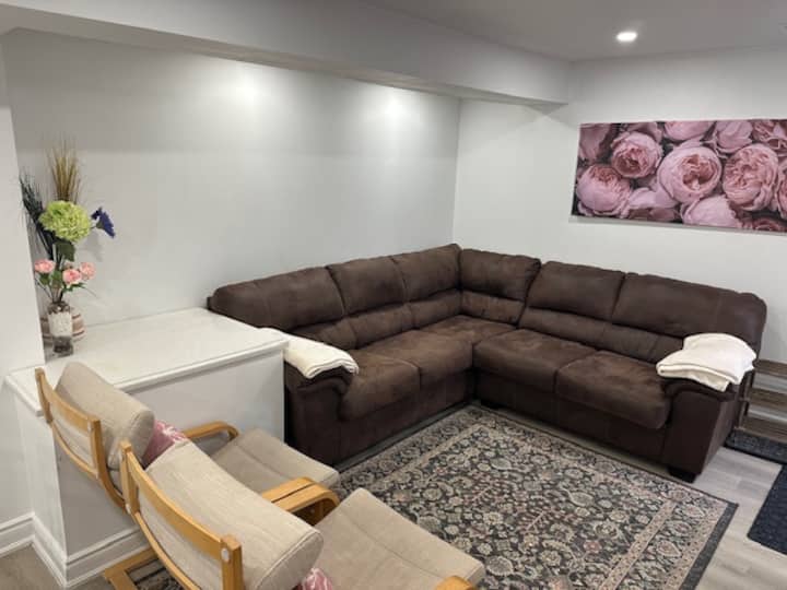 Spacious 2br/2ba Guest House - Best Monthly Rates - Mississauga