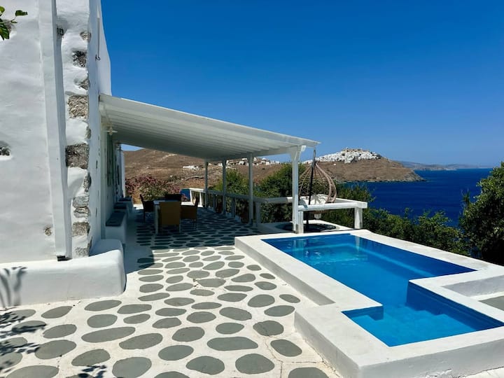 Siesta Villas nearby Tzanaki Beach