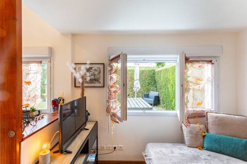 Studio & private garden – near Paris center/Orly –