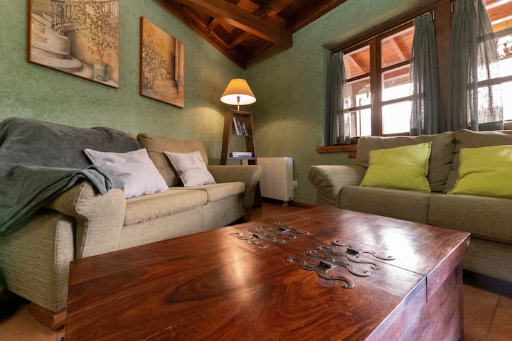 Casa Rural Con Terraza Y Vistas A Las Montañas - Lena