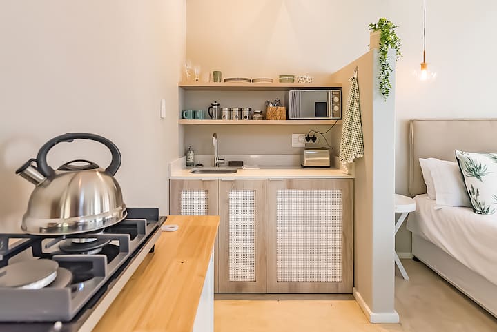 Secure Two-bedroom Private Studio With Solar. - Randburg