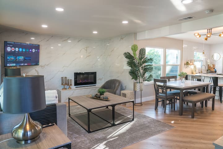 Exquisite Luxury San Diego Living In 3br 2ba Home - San Diego, CA