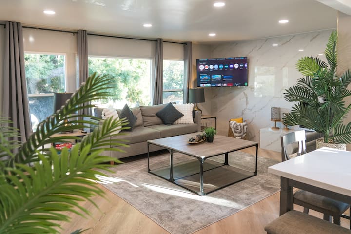 Exquisite Luxury San Diego Living In 3BR 2BA Home