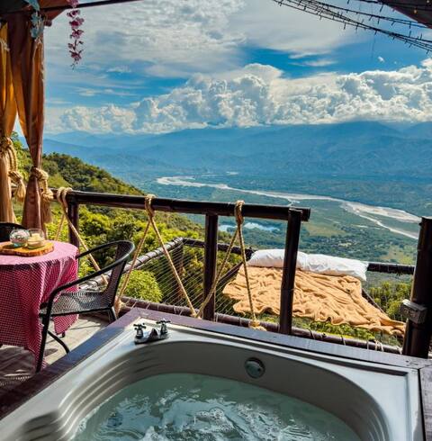 Romantic Glamping with Jacuzzi and Rio views