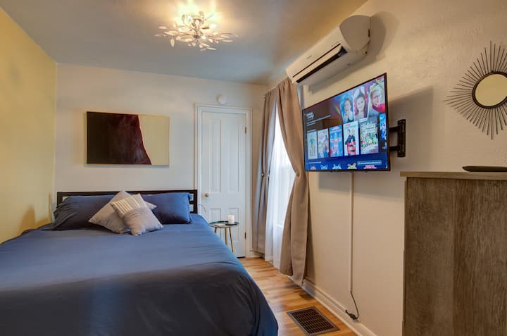 Relish the luxury of additional pillows for a serene night's sleep, and personalize the room temperature to your liking. Our room is equipped with a smart TV for your entertainment, a practical dresser, and a closet to accommodate all your needs.
