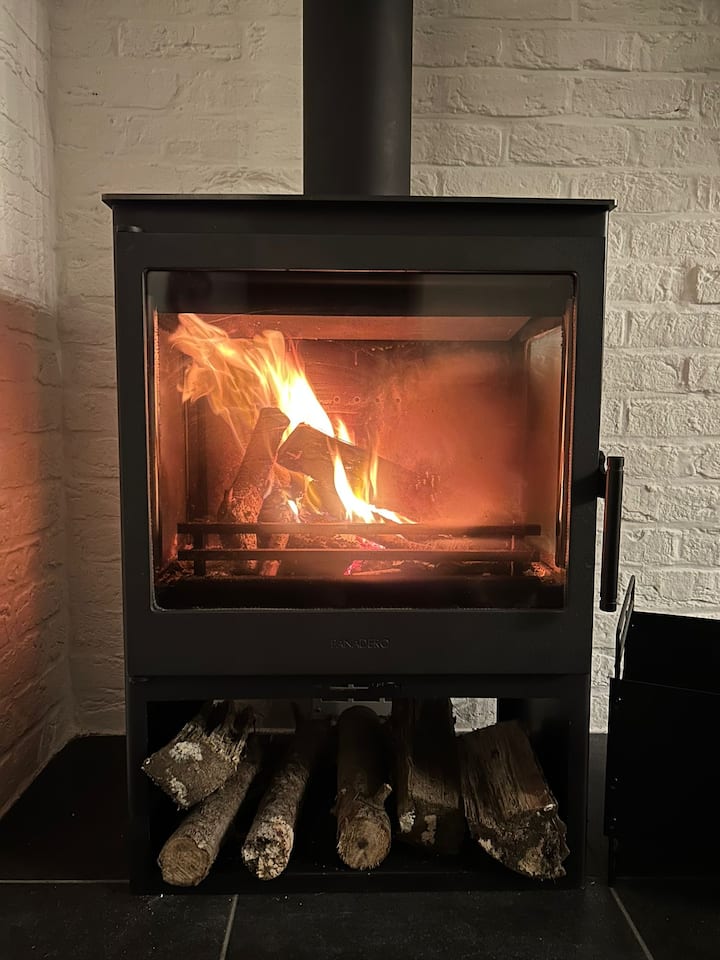 Met Zwemvijver, Hottub, Bosrijk En Rustig Gelegen. - Belgium