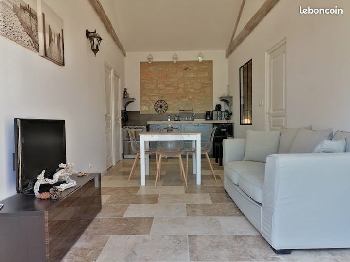 A L'aube Du Midi 
T2 Sautadet Dans Mas Provençal - Bagnols-sur-Cèze