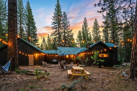Family Cabin With Hot Tub, Games, & Forest Views