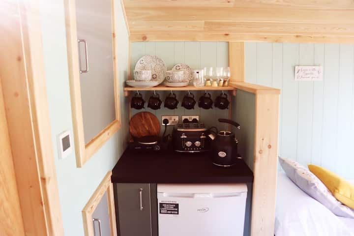 Sheelagh's Enchanted Cabin At Fairy River - Annalong