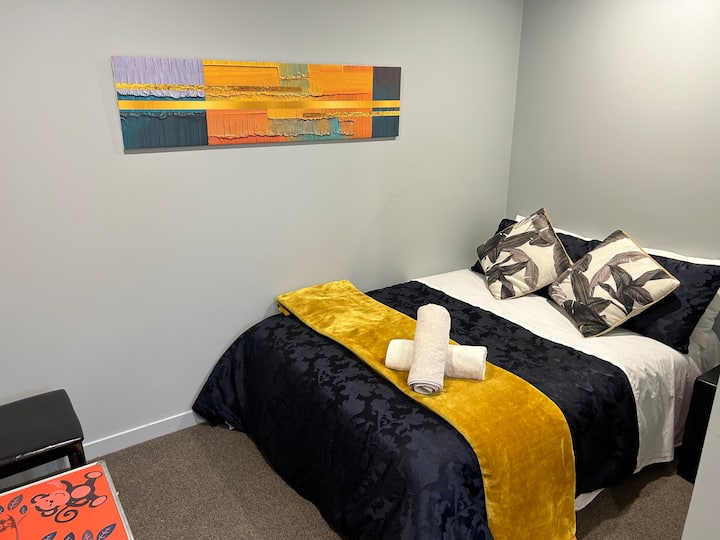 საძინებელი 8