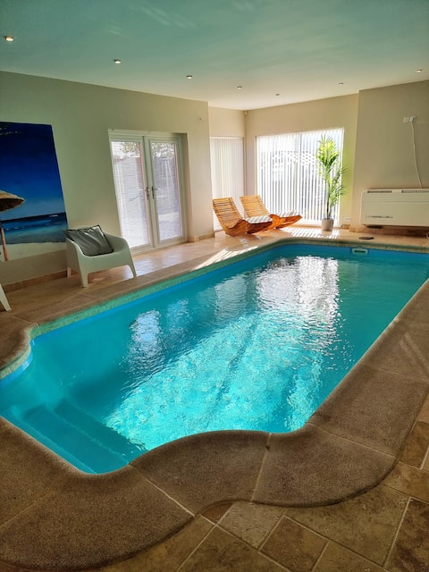 Luxury annex with pool & spa facilities