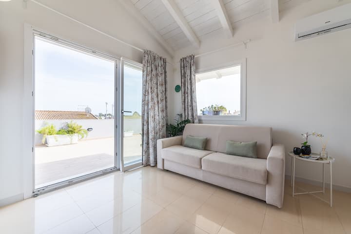 Casa Giovele -Appartamento Con Ampia Terrazza - Sardinia