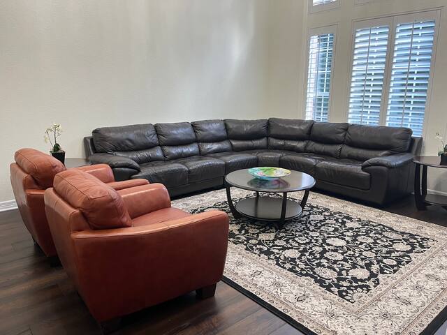 Luxury & Beautiful 5-bedroom, Hot spa, Green belt gallery image 3