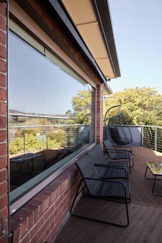 Waterfront Haven ~ Outdoor Spa Near Hobart City gallery image 5