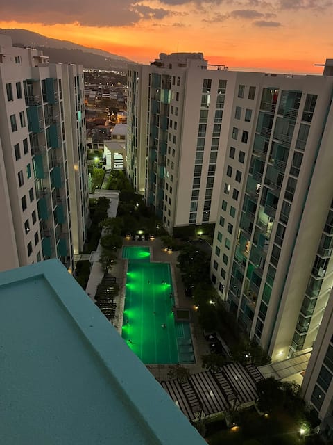 Cozy & spacious apartment very central in San José