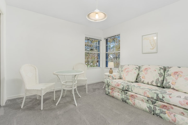 izba s rozkladacou pohovkou pre dve osoby 