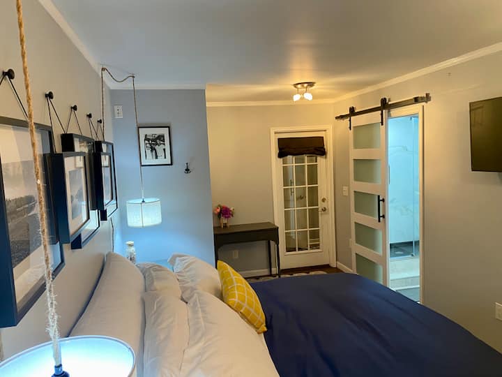 Bonum’s Hideaway has a very comfortable king sized bed, with a fireplace, television, desk & private en-suite full spa bathroom. It's The Hideaway because it's truly tucked away, & a wonderful choice of bedrooms for those who loves to sleep or nap.