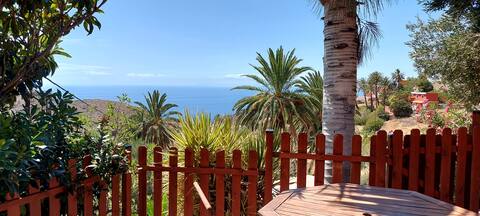 Cabaña Los Palmeros, ocean and mountain views