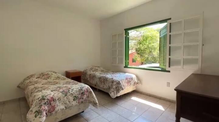 Camera aggiuntiva per gruppi superiori a 8 persone nella casa annessa a quella principale.