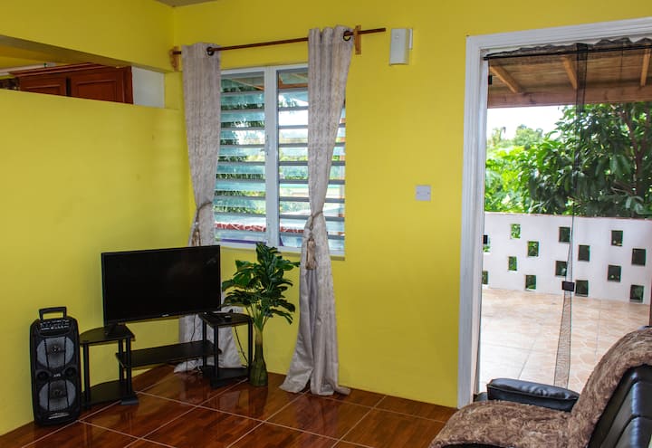 Relax-in 2br | Central Location + Jeep Rental - Montserrat