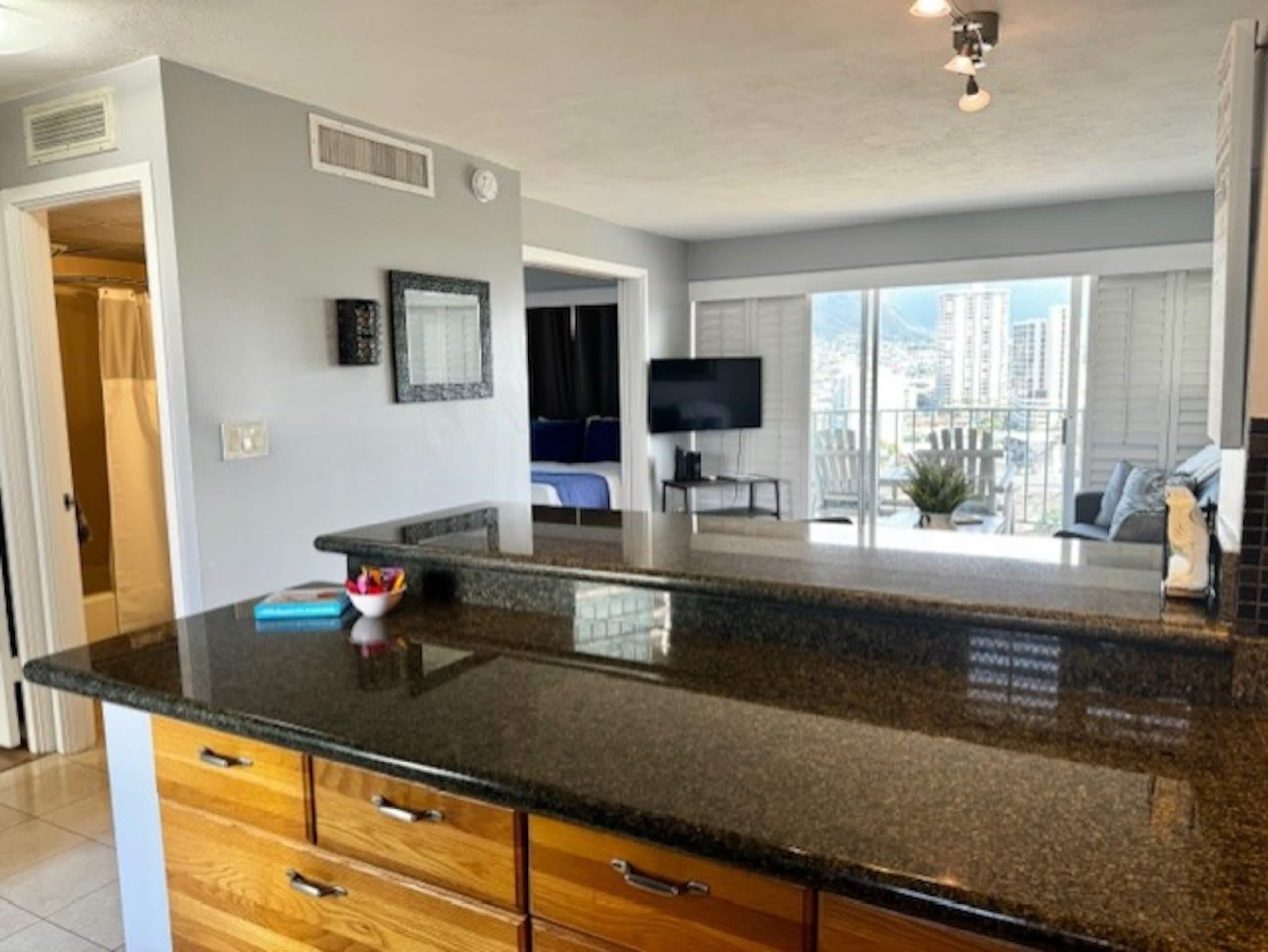 Condo in Honolulu · ★4.63 · 2 bedrooms · 4 beds · 1 bath - Image 16