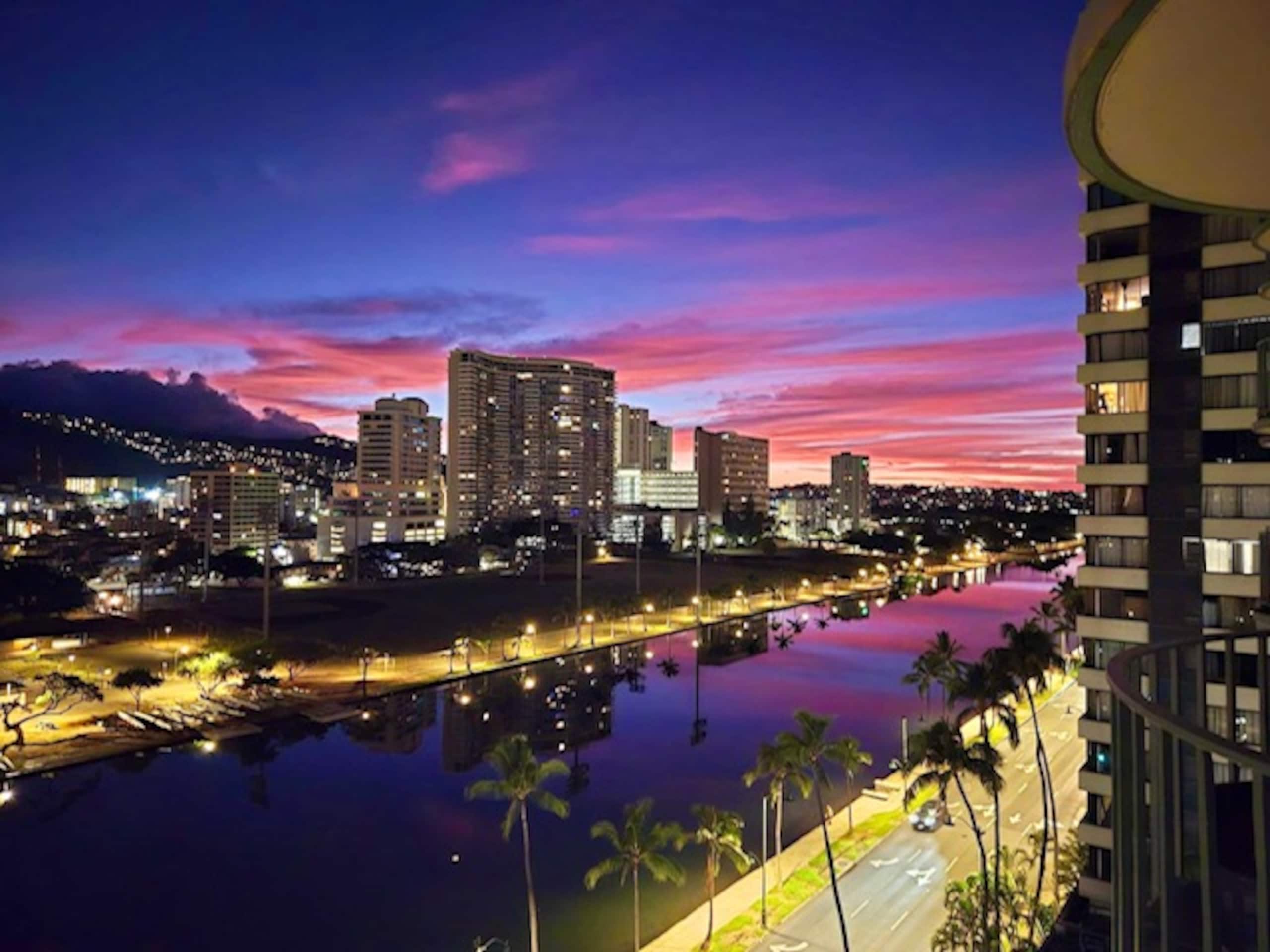 Condo in Honolulu · ★4.63 · 2 bedrooms · 4 beds · 1 bath - Image 4